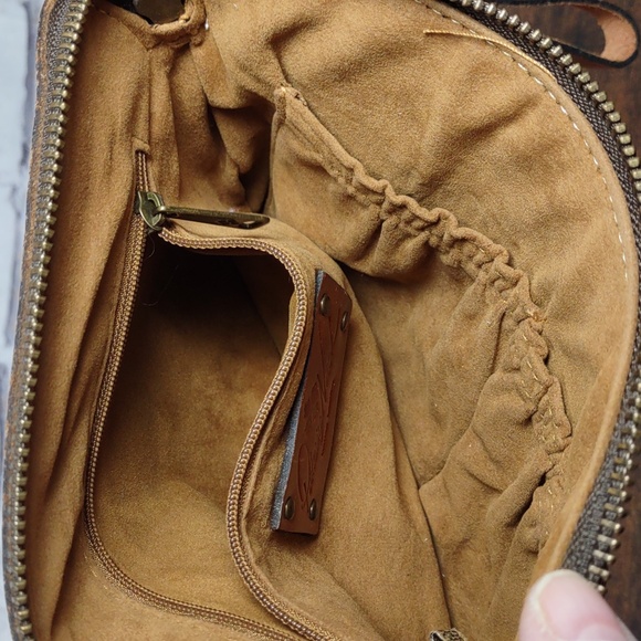 Patricia Nash "Cassini" Floral Tooled Leather Wristlet - Picture 3 of 4